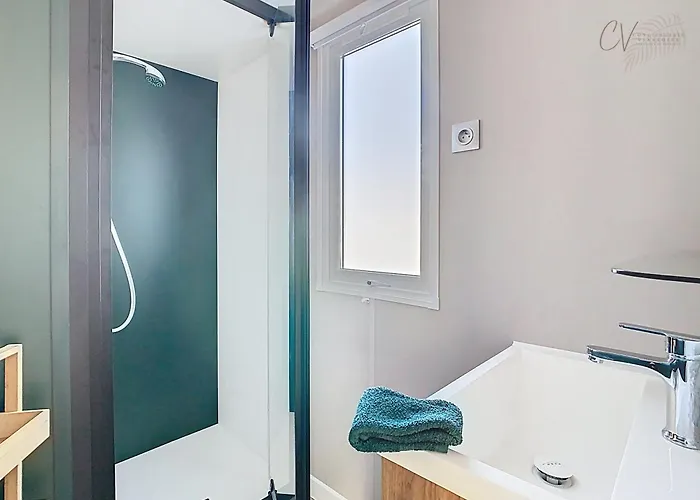 Apartment Mobil-home Vi 12 A - La Carabasse - Siblu Avec Piscine Payante Vias
