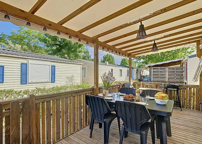 Apartment Mobil-home Vi 12 A - La Carabasse - Siblu Avec Piscine Payante Vias