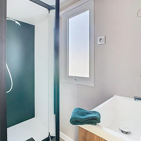 Appartement Mobil-home Vi 12 à - La Carabasse - Siblu Avec Piscine Payante Vias
